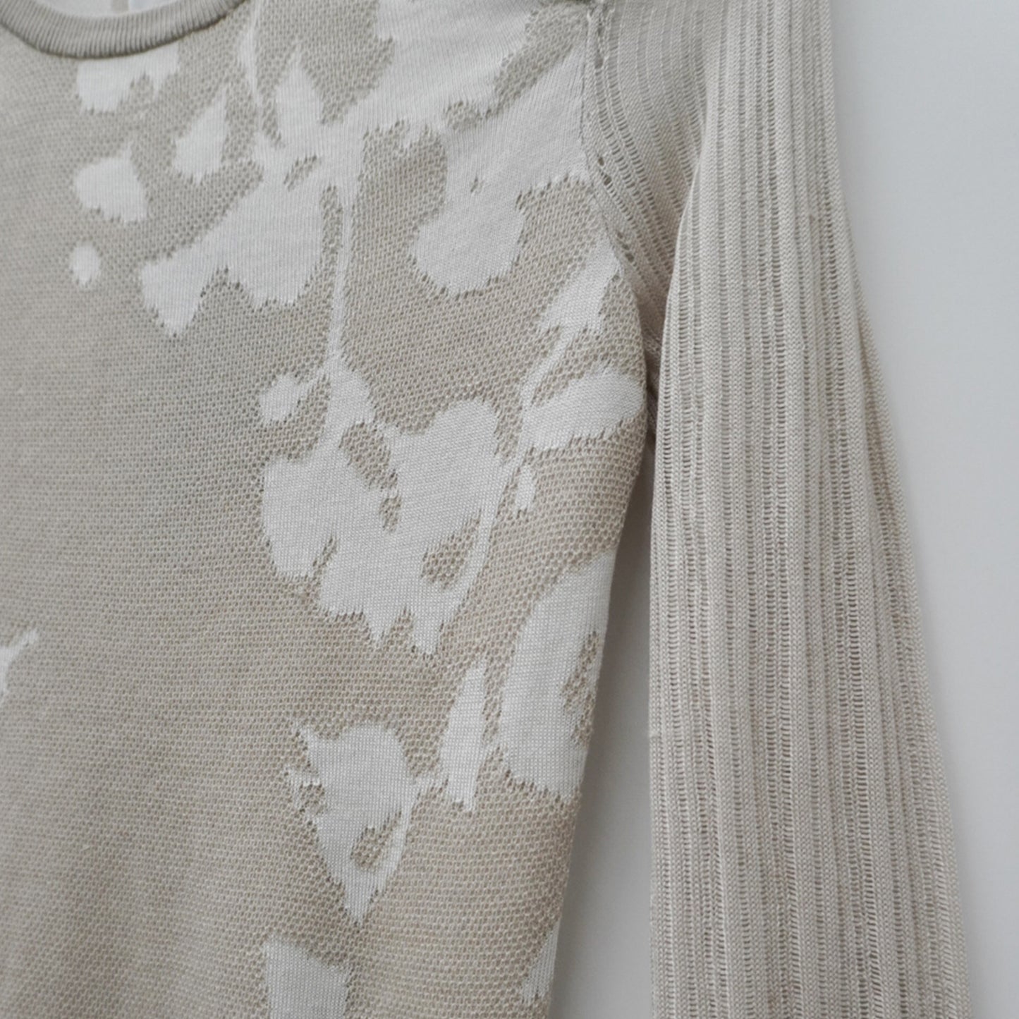 💛UNDER THE SHADOW SWEATER_KAKHI