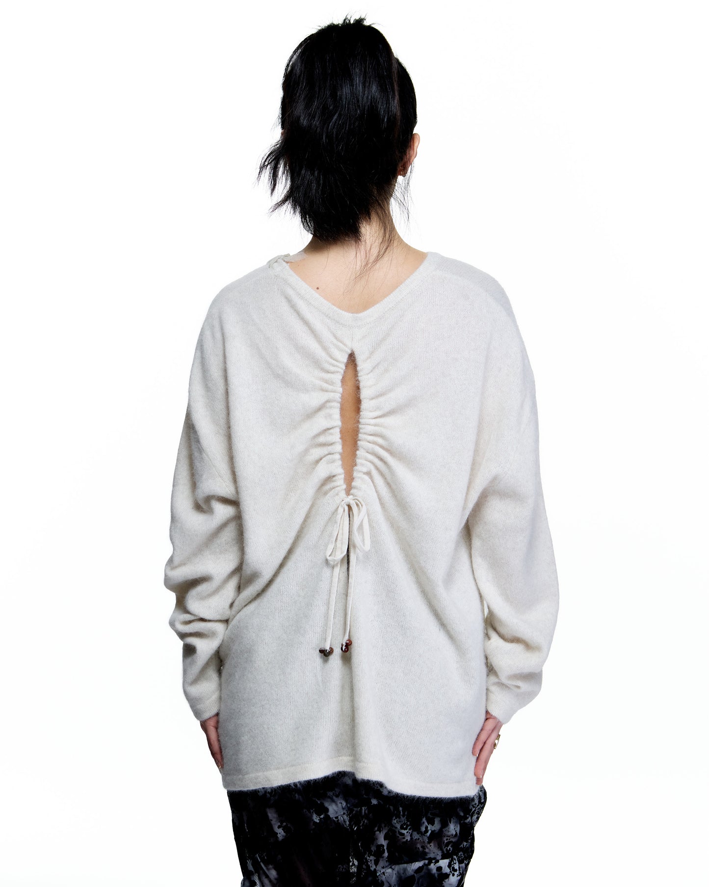 CUT OUT DETAIL WOOL SWEATER